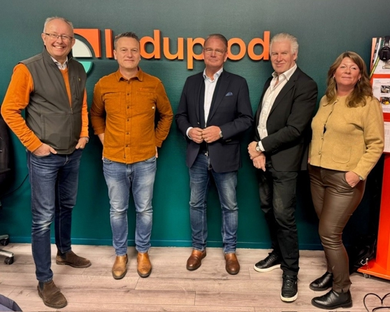 Företagsbesök hos Induprod i Västervik med företagsrepresentanter samt tjänstepersoner och politiker från Västerviks kommu