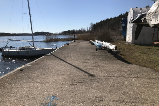 Den del av hamnen som ska stängas av.