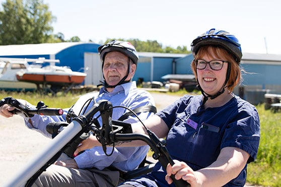 Petra och Torsten på cykeln