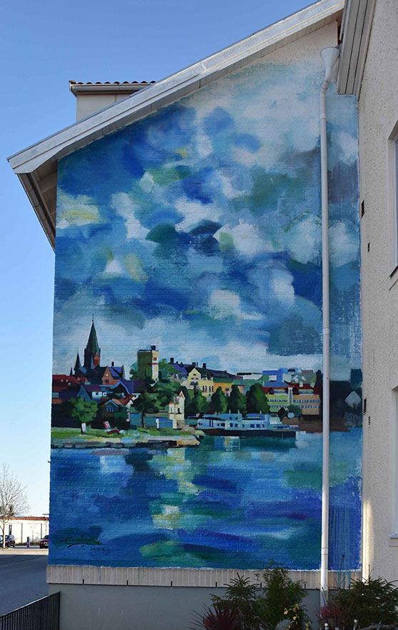 Väggmålning med vy över Västervik