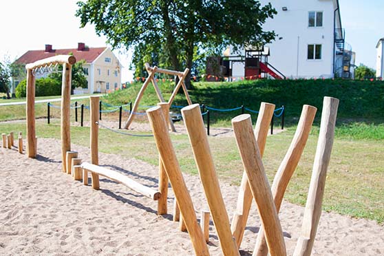 Hinderbanan utanför Ringeltaubska skolan